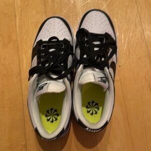 Like new Panda nikes women’s 9